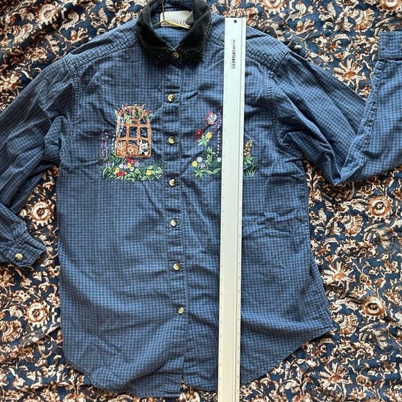 Vintage 90s Cottagecore Embroidered Cat Button-Up – Casey & Max Whimsical Plaid - Picture 6 of 8